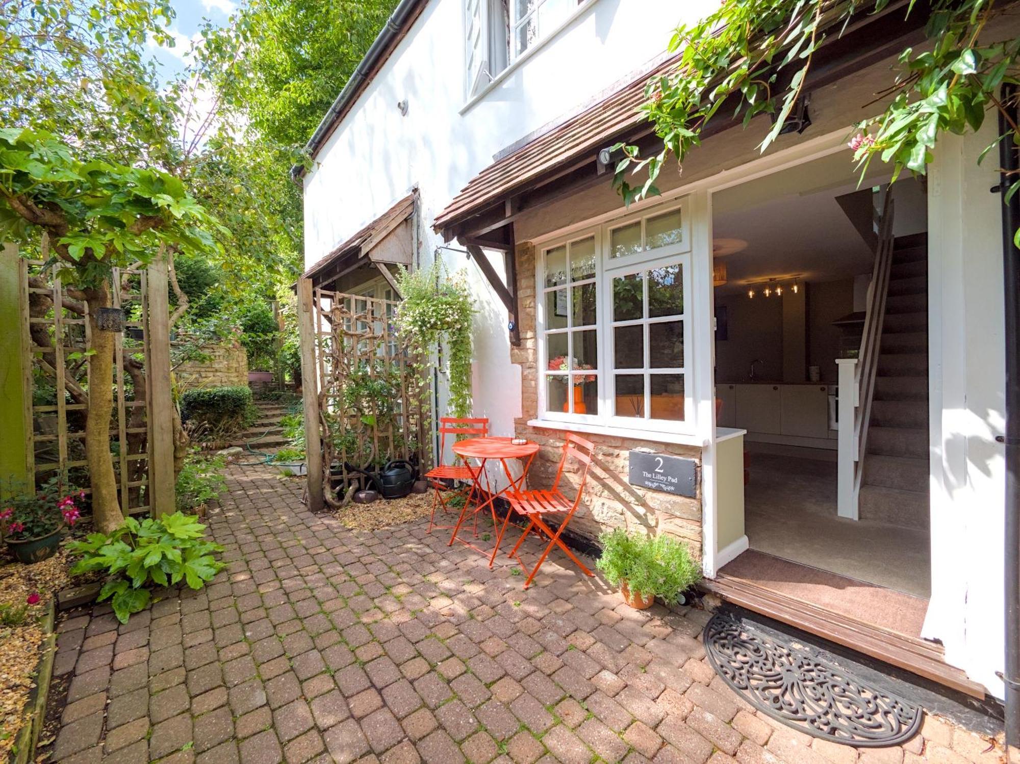 The Lilley Pad In Ludlow Cosy, Central, Perfect For Couples, Netflix & Parking Permit Exterior photo